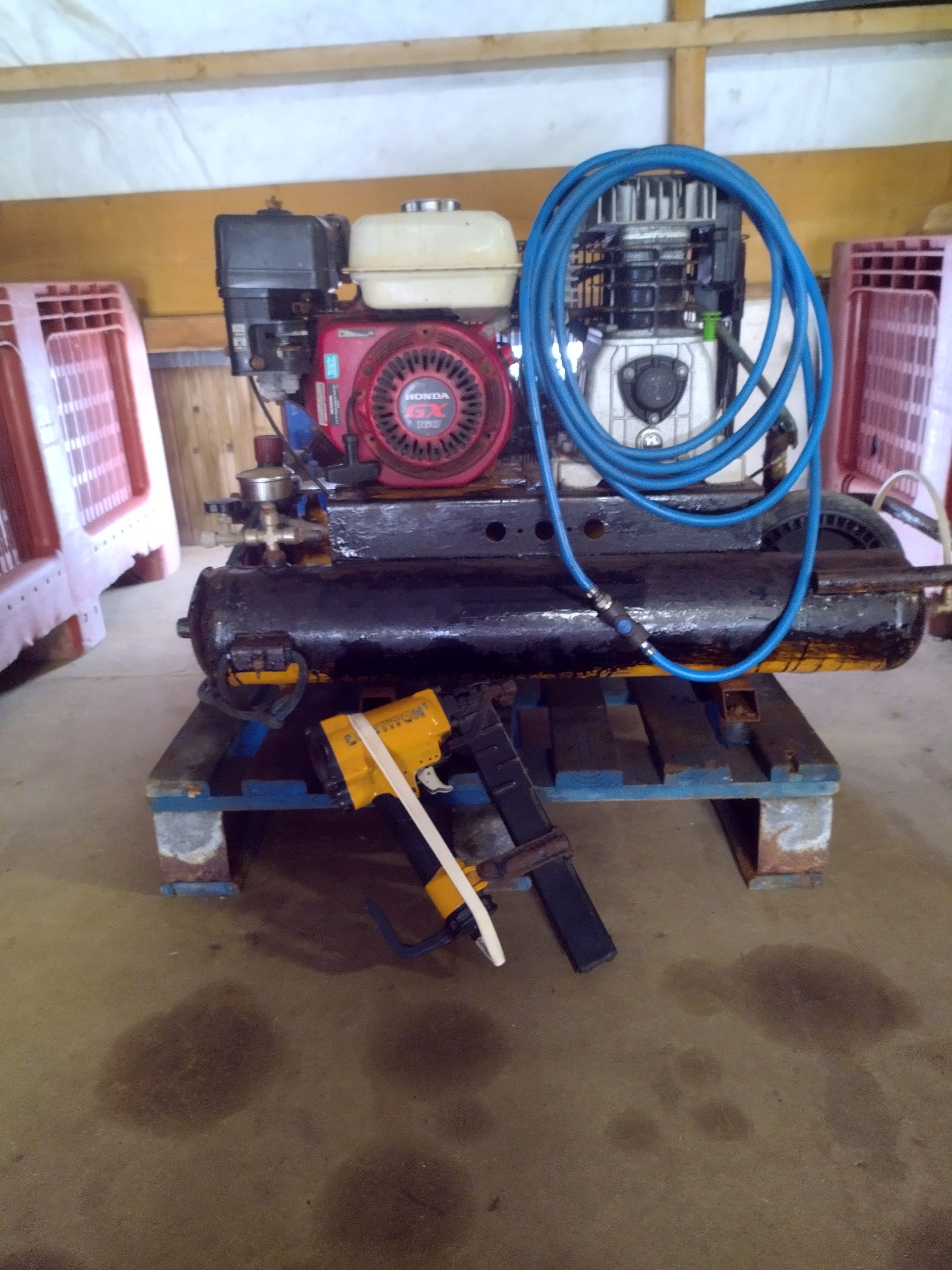 BOSTITCH TUYAU + AGRAFEUSE 2